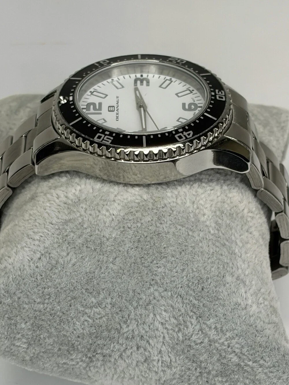 Oceanaut Camara OC9810 Stainless Steel White Dial Divers Style Watch 40mm